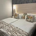 Schaumburg - Boutique מלון דירות